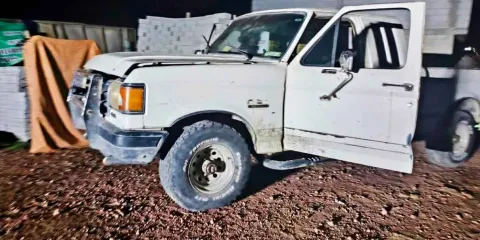 Aseguran vehículos y material por robo de gas en San Cristóbal Tepatlaxco