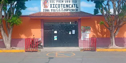 Roban primaria Xicoténcatl en Texmelucan; padres exigen mayor vigilancia