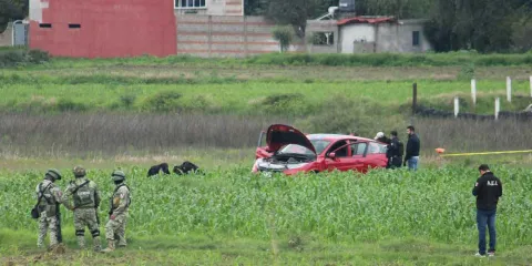 Auto con explosivos lesionó a policía durante una revisión en Coronango