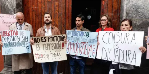 Ciudadanos exigen a la CDH promover acción contra la Ley Censura en Puebla