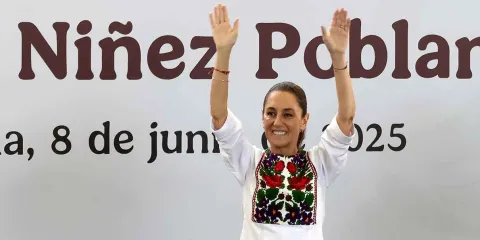 Sheinbaum en Puebla; un día de protestas y controversias
