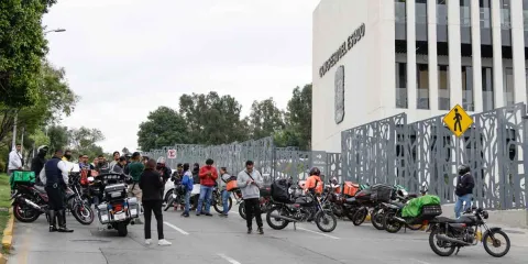 Con protestas motociclistas intentan frenar la Ley Chaleco; realizan cierres viales