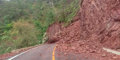 Tormentas sobre la Sierra Norte provocan inundaciones y deslaves 