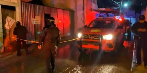 Discusión entre dos hombres termina en tragedia: caen a pozo de 20 metros en Tehuacán