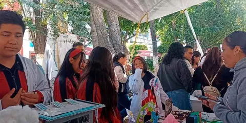Jóvenes de Texmelucan presentan proyectos ecológicos para combatir el cambio climático