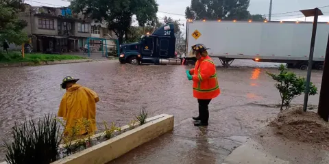 Texmelucan activa operativo ante fuertes lluvias para atender encharcamientos