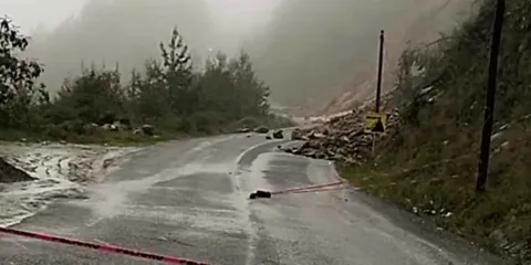 Lluvias y deslaves dañan carretera Azumbilla –Tlacotepec 