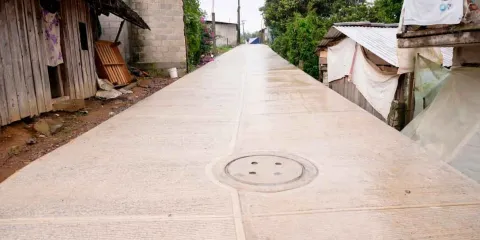 Más pavimentación a juntas auxiliares de Huauchinango