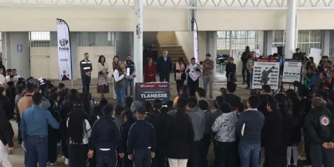 Pepe Chedraui entrega techado escolar con captación pluvial en la Primaria General Tlanesse
