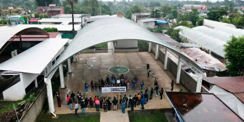  Preescolar de Huauchinango cuenta con techado de Plaza Cívica