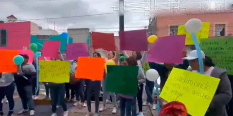 Exigen reapertura de guardería "Guardimundo" tras cierre inesperado en Puebla