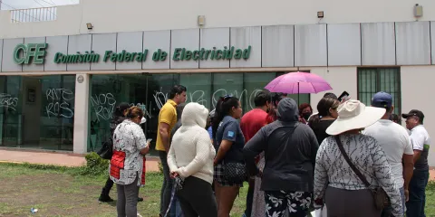 Vecinos de Federación Cetemista exigen a CFE contrato justo y denuncian cobros excesivos