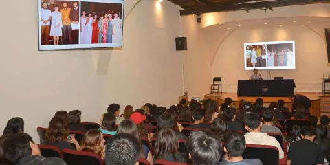 Participa Rectora Lilia Cedillo en “Noche con las estrellas” en la preparatoria Emiliano Zapata