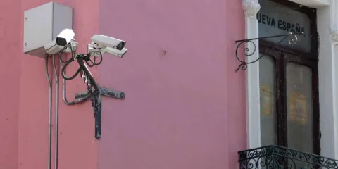 Seguridad Pública instaló videocámaras en el centro y retiró equipos de comercios
