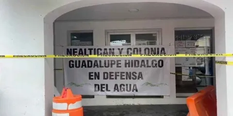 Tensión en Nealtican por concesiones a Agua de Puebla; cierran presidencia