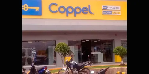Policía de Texmelucan frustra intento de asalto a tienda Coppel en Plaza Crystal