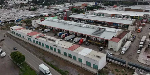 Comerciantes de Central de Abastos de Puebla rechazan construcción de barda perimetral