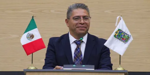 PAN niega cambio en coordinación legislativa; Marcos Castro sigue al frente