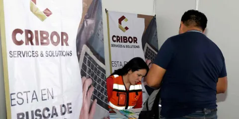 Creación de empleo formal en México desacelera en el primer semestre de 2025