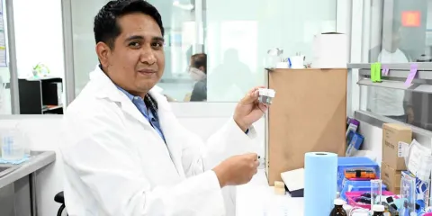 En la BUAP se desarrolla tecnología para eliminar colorantes textiles y fármacos