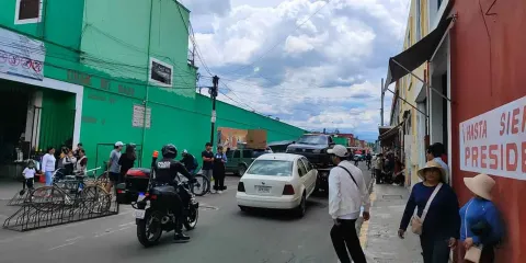 Comando armado irrumpe en el mercado Cosme del Razo en San Pedro Cholula