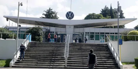 Volkswagen Puebla anuncia paro de producción del 25 de agosto al 7 de septiembre