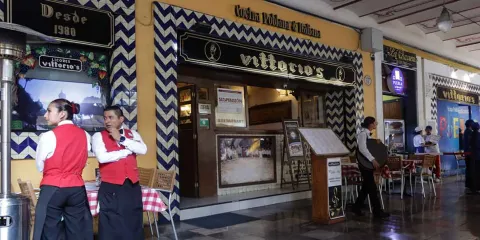 Reabren cuatro restaurantes clausurados en el Centro Histórico de Puebla tras intervención de Profeco