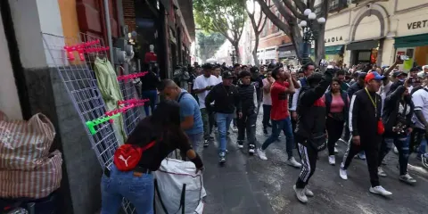 Riña entre vendedores desata denuncias y llamado a regulación en el Centro Histórico