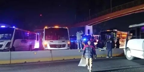 Transportistas bloquean la autopista México-Puebla por creciente inseguridad