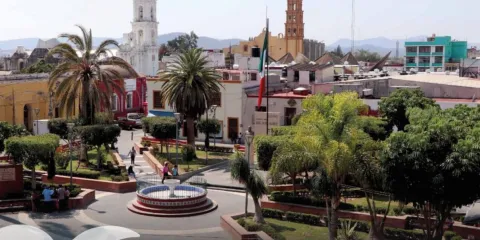 Tras polémica y vigilancia del INAH, Izúcar tendrá zócalo nuevo en fiestas patrias