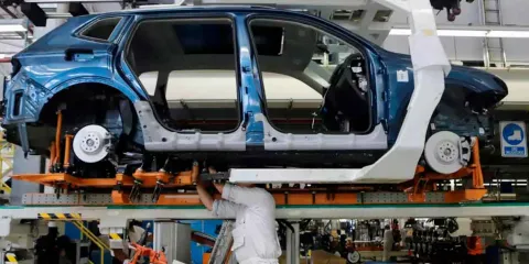 Volkswagen y sindicato mantienen negociaciones en suspenso
