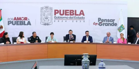 Alejandro Armenta exige a presidentes municipales: "saquen las manos del transporte público"