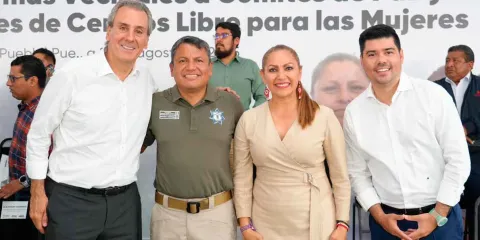 Alejandro Armenta y Pepe Chedraui entregan alarmas vecinales en San Pablo Xochimehuacan