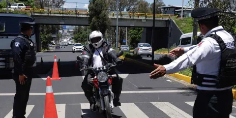 Pronto se definirá el distintivo que deberán portar motociclistas en casco