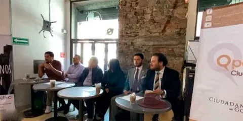Activistas LGBTIQ+ exigen participación real y recuerdan abusos durante el morenovallismo en foro ciudadano