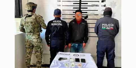 Policía y Marina aseguran a presunto ladrón tras robo de 100 mil pesos en Moyotzingo