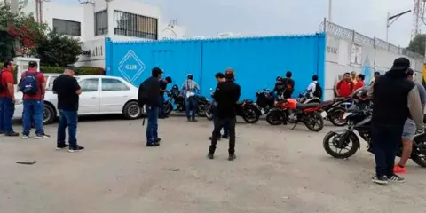 Trabajadores de GLM Components en Puebla exigen agilizar votación sindical