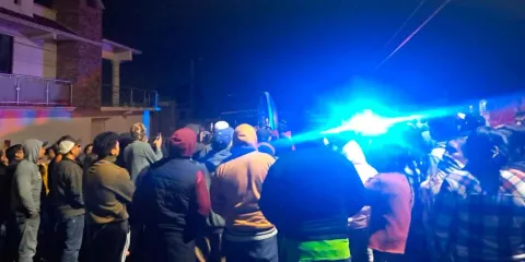Ladrones fueron detenidos en El Seco; habitantes cerraron la carretera