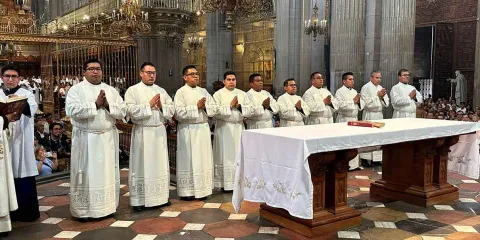Ordenación de diez diáconos fortalece servicio pastoral en Puebla