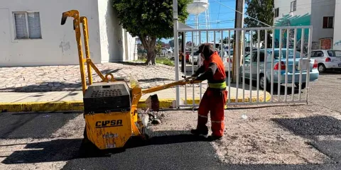 Se intensifican trabajos de bacheo en Puebla