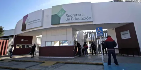 Padres aún pueden cambiar a sus hijos de escuela antes del ciclo escolar 2025-2026