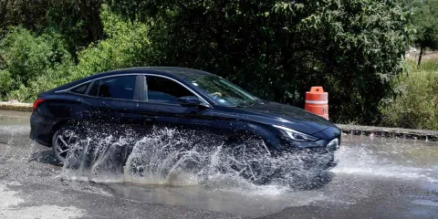 Eduardo Rivera pide que cada administración asuma su responsabilidad ante baches en Puebla