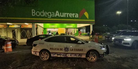 Comando armado realiza robo de celulares en Bodega Aurrera Xilotzingo