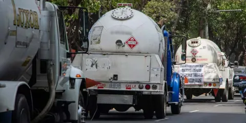 En lugar de legislar, los choferes de pipas deben estar mejor capacitados y contar con Aseguradoras