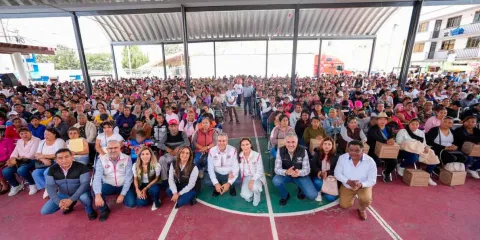 Entregan Pepe Chedraui y MariElise Budib apoyos alimentarios en juntas auxiliares