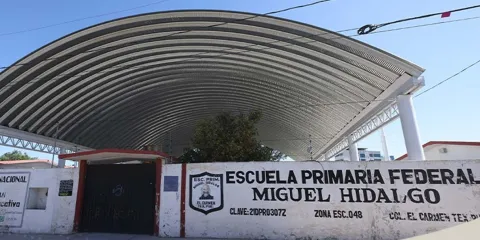 Escuela de Texmelucan arranca el ciclo escolar sin luz