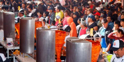 Riña entre mujeres opaca la Feria del Taco en San Nicolás Buenos Aires