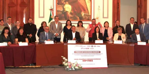 Firman Gobierno de la Ciudad y FOFOMI convenio para fortalecer negocios locales en la capital