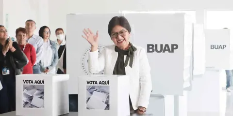 BUAP vive jornada histórica: Lilia Cedillo es reelecta como rectora 