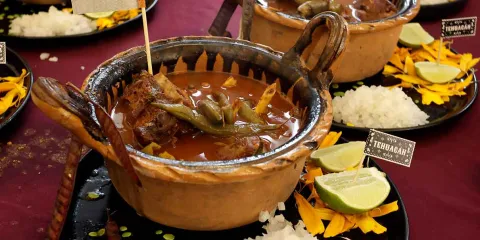 Puebla celebra la temporada de Mole de Caderas con festival en la Casona de la China Poblana